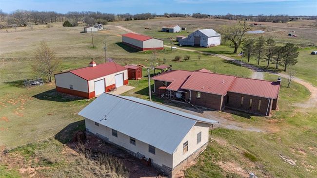 14460 N County Road 3070, House other with 4 bedrooms, 3 bathrooms and null parking in Lindsay OK | Image 6