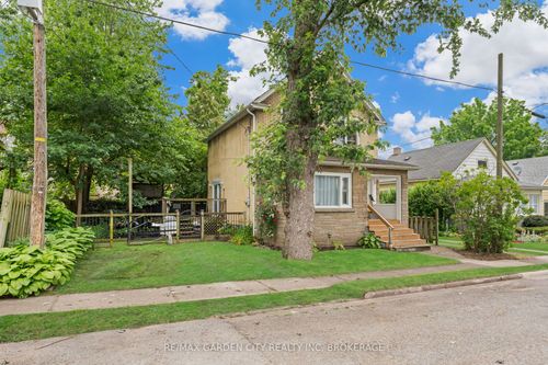 4115 May Ave, Niagara Falls, ON, L2E3H6 | Card Image