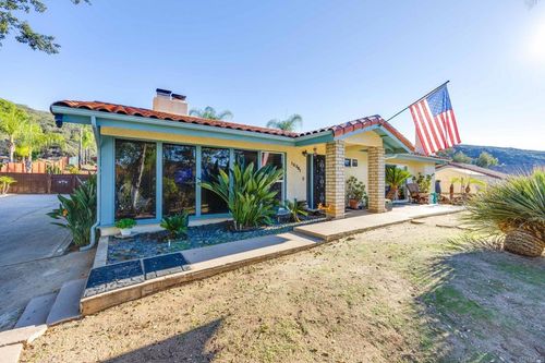 16301 Swartz Canyon Rd, Ramona, CA, 92065-4142 | Card Image