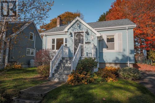 3 Brightwood Ave, Dartmouth, NS, B3A2X1 | Card Image