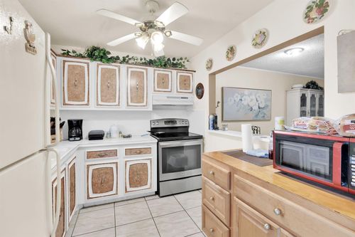 204-711 Lori Dr, Palm Springs, FL, 33461-1287 | Card Image