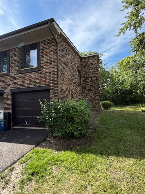 1-805 Waterview Circle, Vernon Hills, IL, 60061 | Card Image