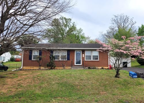 3728 Red Fox Dr Nw, Roanoke, VA, 24017-4834 | Card Image