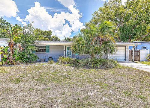831 Lakeside Dr, Largo, FL, 33778-1251 | Card Image