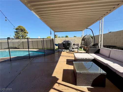 1609 Blue Mountain Dr, Las Vegas, NV, 89108-2401 | Card Image