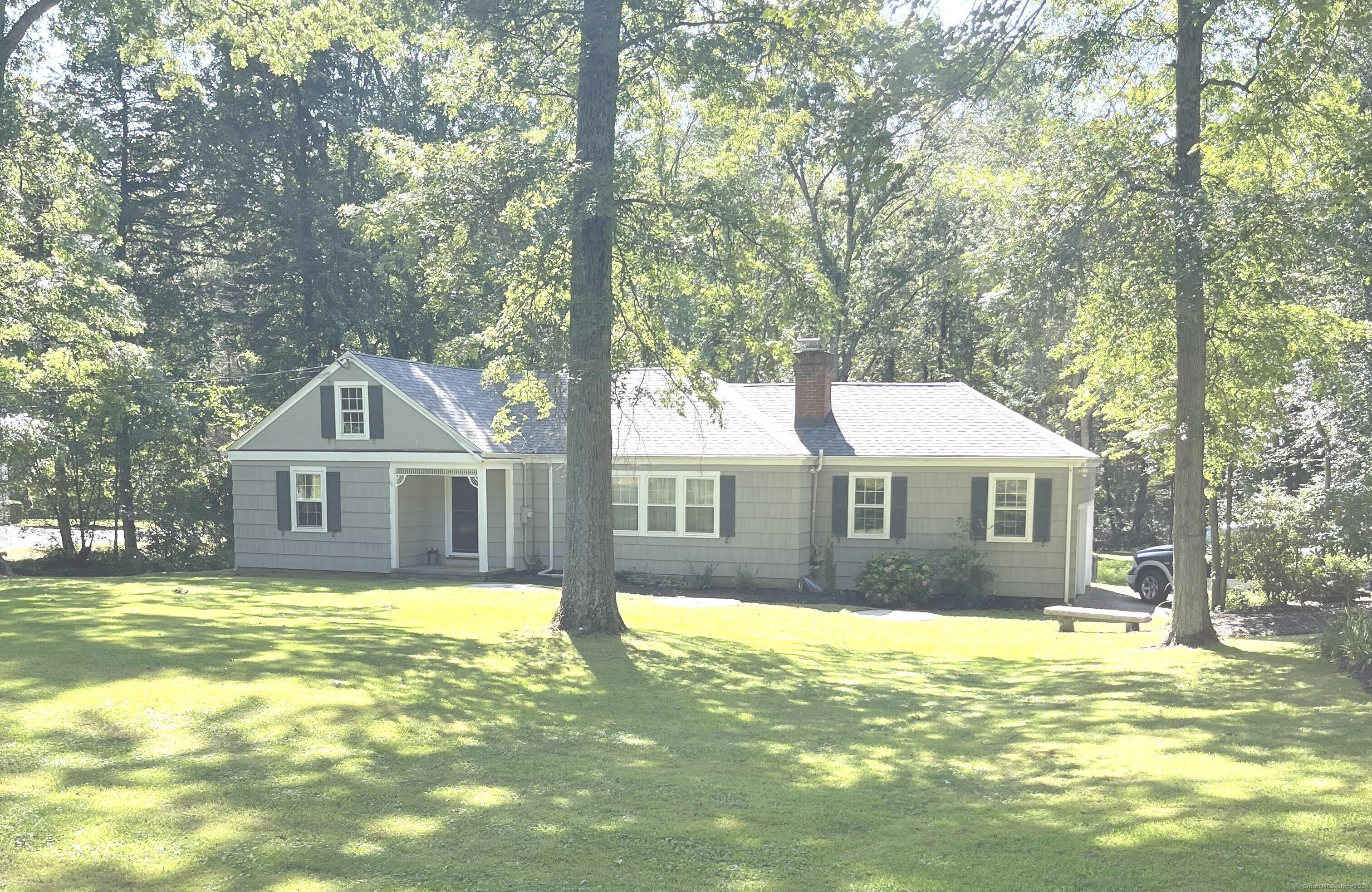 Wepawaug Rd, Woodbridge, CT 06525