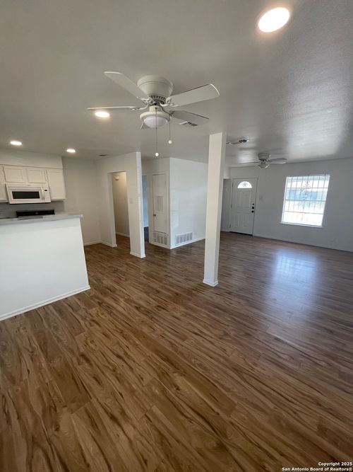 179 Shadow Valley Dr, San Antonio, TX, 78227-4831 | Card Image