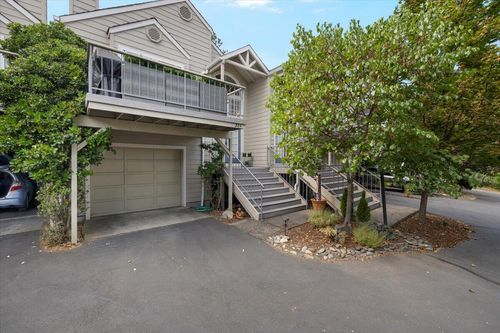 384 Glenn St, Ashland, OR, 97520-1774 | Card Image
