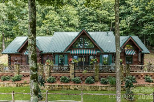 580 Flying Hawk Trl, Waynesville, NC, 28786-6173 | Card Image