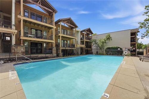 95-4727 Jarboe St, Kansas City, MO, 64112-1349 | Card Image