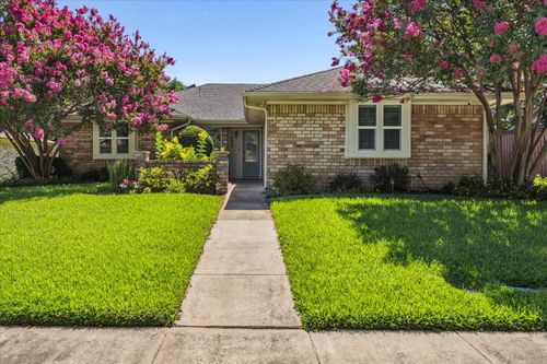 1202 Meadowview Dr, Euless, TX, 76039-3008 | Card Image