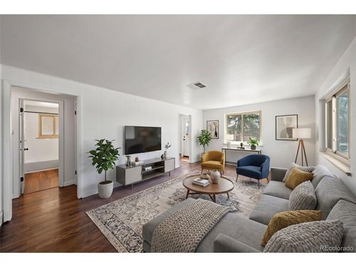 1380 S Alcott St, Denver, CO, 80219-4206 | Card Image