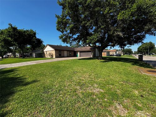 9914 El Chaco St, Baytown, TX, 77521-5045 | Card Image