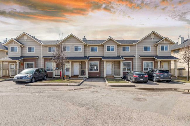 2105 - 111 Tarawood Lane Ne, Home with 3 bedrooms, 1 bathrooms and 1 parking in Calgary AB | Image 3