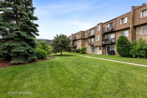 3n-9439 Bay Colony Dr, Des Plaines, IL, 60016-3628 | Card Image