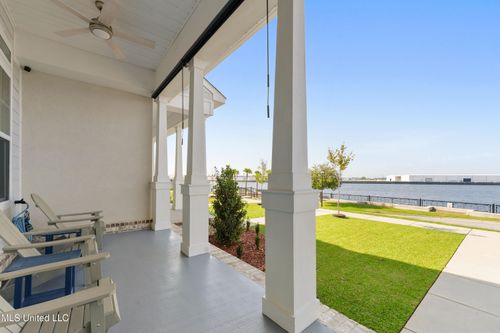 3012 Dock St, Pascagoula, MS, 39567-1817 | Card Image