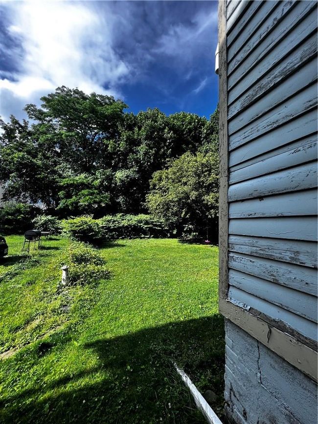22 Dean Pl, Home with 6 bedrooms, 2 bathrooms and null parking in Poughkeepsie NY | Image 9