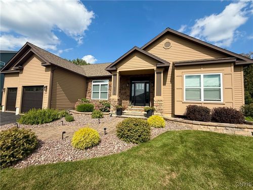 8876 Lombardi Dr, Cicero, NY, 13039-9703 | Card Image