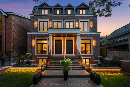 734 Avenue Road, York, ON, M5P2K1 | Card Image