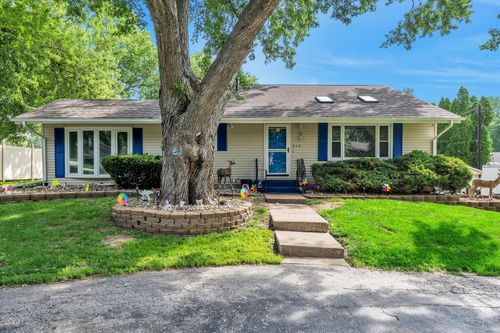 919 Colony Drive, Davenport, IA, 52806 | Card Image
