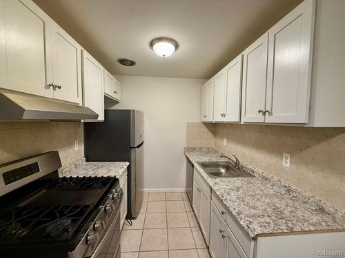 145a-38290 Fairway Ct, Clinton Township, MI, 48038-6616 | Card Image