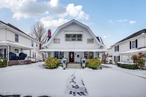 222 2nd St, Erwin, TN, 37650-1220 | Card Image