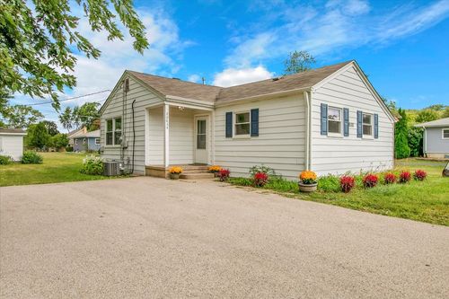 20634 W Siena Dr, Lake Villa, IL, 60046-7796 | Card Image