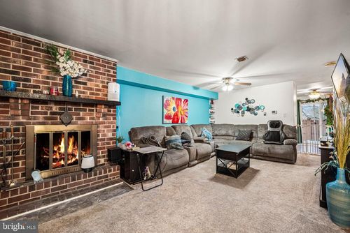 1404 Walnut Ridge Est, POTTSTOWN, PA, 19464-3064 | Card Image