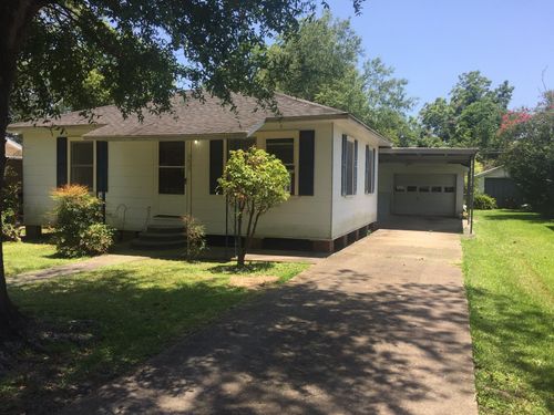 3025 Austin St, West Orange, TX, 77630-6149 | Card Image