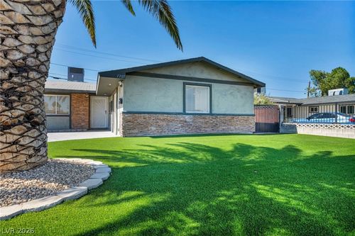 1305 N Mallard St, Las Vegas, NV, 89108-1518 | Card Image