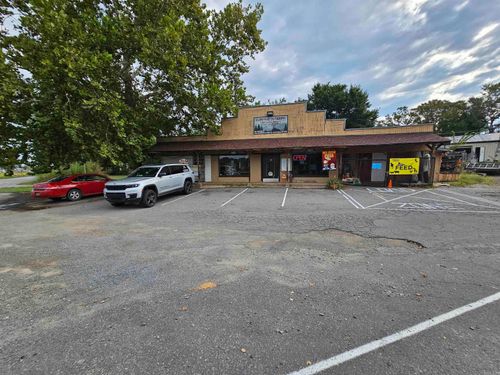 9240 Jacksonville Conway Rd, Jacksonville, AR, 72076-9717 | Card Image