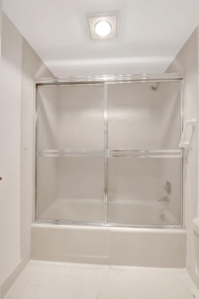 APT-4C - 4605 S Ocean Blvd, Condo with 3 bedrooms, 3 bathrooms and null parking in Highland Beach FL | Image 37