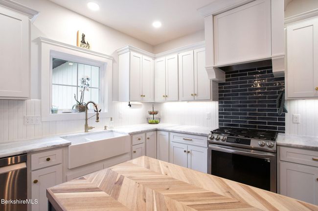10 Terra Ferma Dr, House other with 3 bedrooms, 3 bathrooms and null parking in Egremont MA | Image 7
