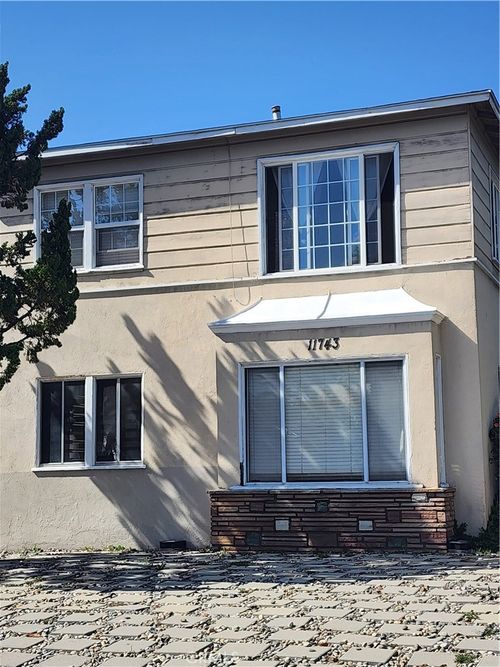 11743 Riverside, Valley Village, CA, 91607 | Card Image