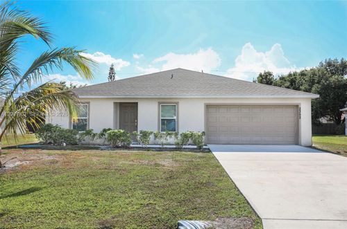 2352 Se Surrey Pl, Port St Lucie, FL, 34952-7359 | Card Image