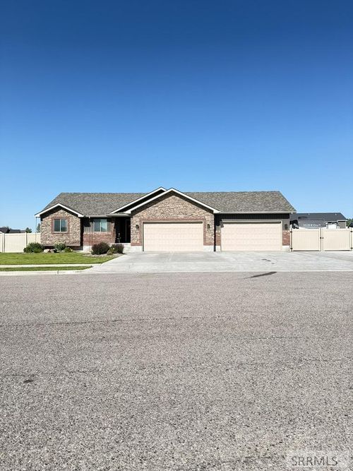 5503 Lakefield Cir, Ammon, ID, 83406-5504 | Card Image