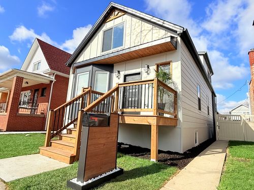 2222 Highland Ave, Berwyn, IL, 60402-2412 | Card Image