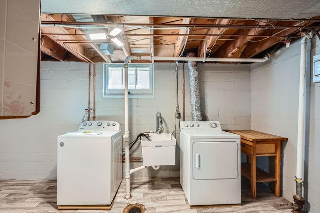 Laundry Area - Newer Washing Machine & Laundry Tub | Image 22