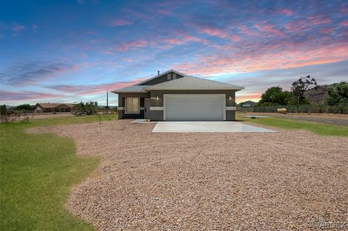 2705 W Shauna Dr, Golden Valley, AZ, 86413-8833 | Card Image