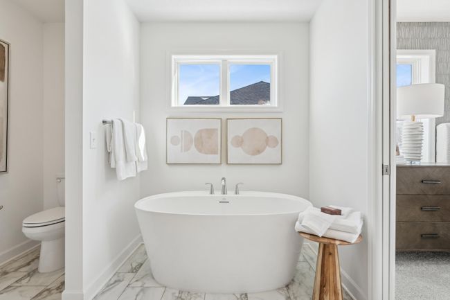 Photo is of the actual model. A view of the soaking tub. | Image 22