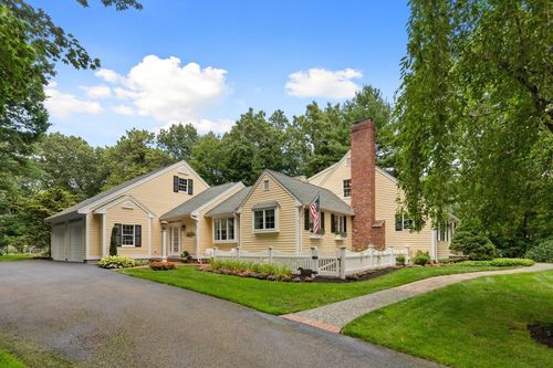 22 Westover Dr, Lynnfield, MA, 01940-1835 | Card Image