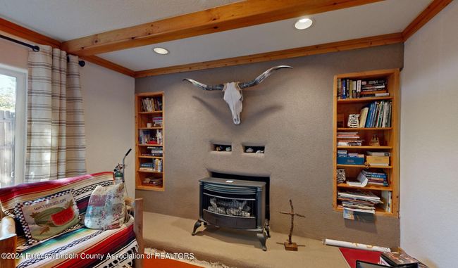109 E 3 Rd St, House other with 3 bedrooms, 2 bathrooms and null parking in Capitan NM | Image 5
