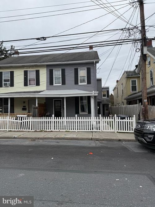 220 Lincoln St, STEELTON, PA, 17113-2256 | Card Image