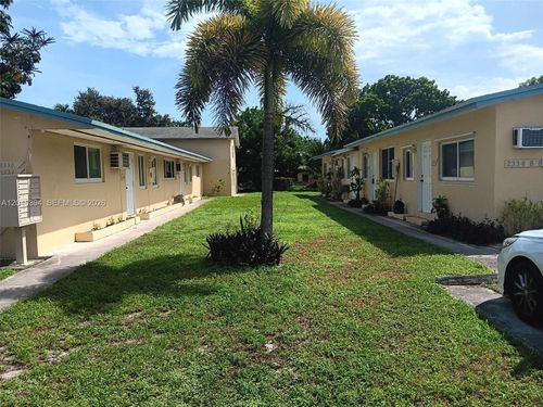 2336-2334 Grant St, Hollywood, FL, 33020-3400 | Card Image