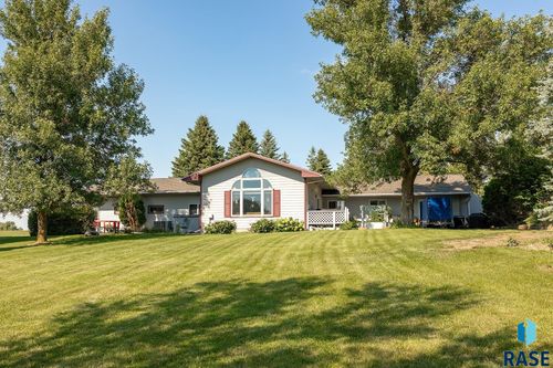 6102 Dakota Dr Drive, Madison, SD, 57042 | Card Image