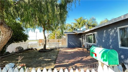 28472 Alessandro Blvd, Moreno Valley, CA, 92555-6120 | Card Image