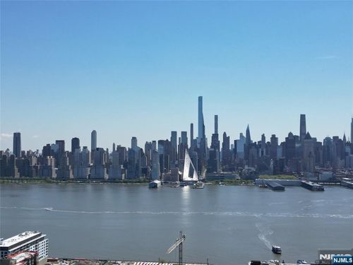 4905 Park Ave, Union City, NJ, 07087-7216 | Card Image