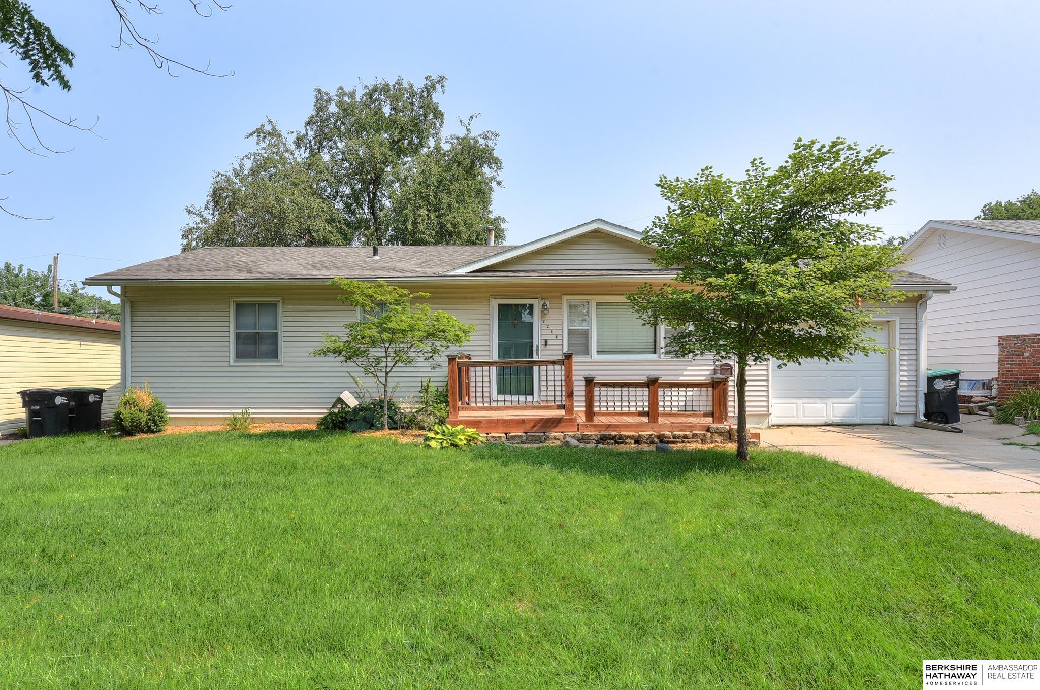Hamilton St, Omaha, NE 68114