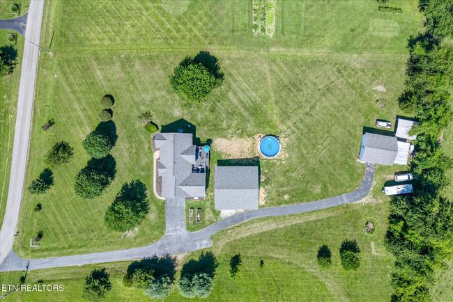 1036 Circle Dr, House other with 3 bedrooms, 2 bathrooms and null parking in Jamestown TN | Image 49