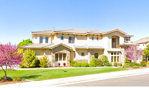 823 Majestic Dr, Washington, UT, 84780-2142 | Card Image